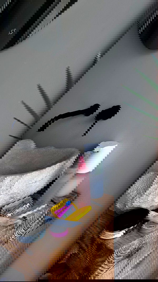 nyityam nyityam archive image