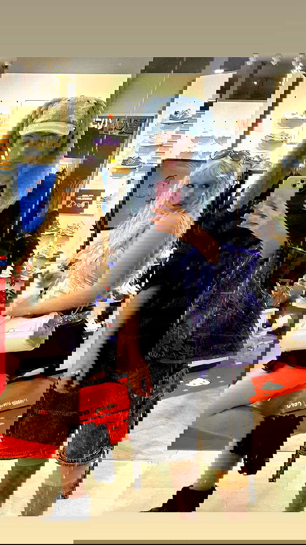 ormosheee ormosheee archive image