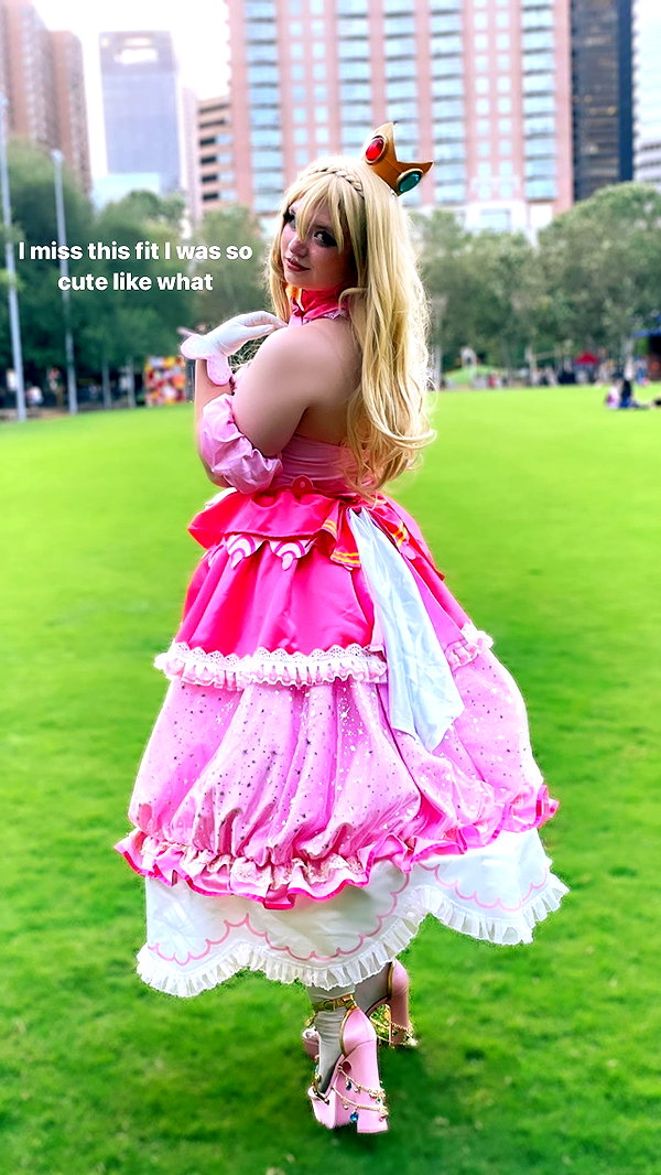 piper.foxx instagram image archive image