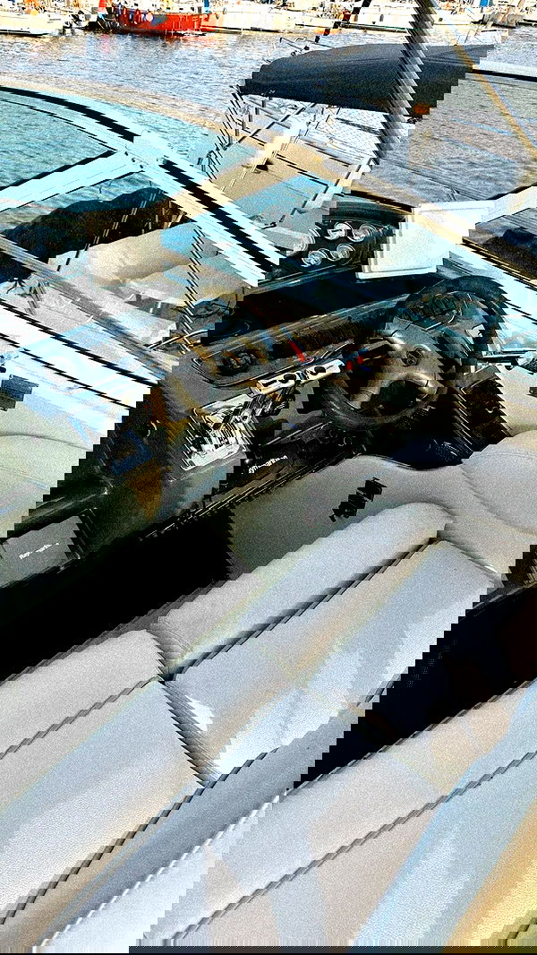 roni.benshushan roni.benshushan archive image