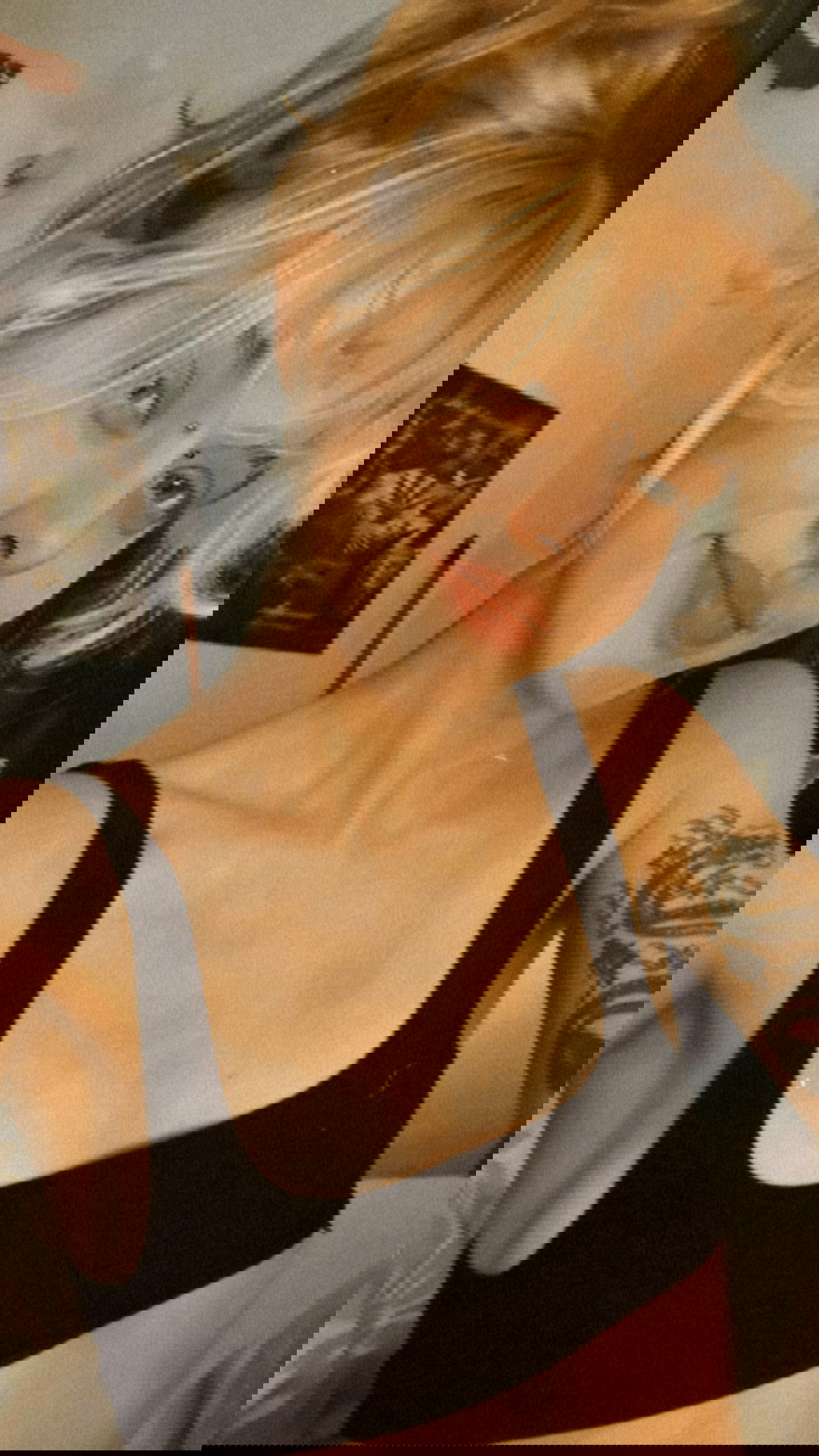 ronyida_ instagram image archive image