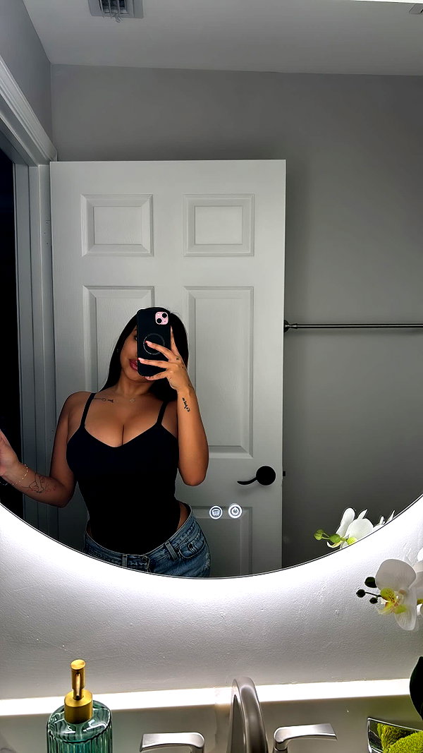 sariixo_ instagram image archive image
