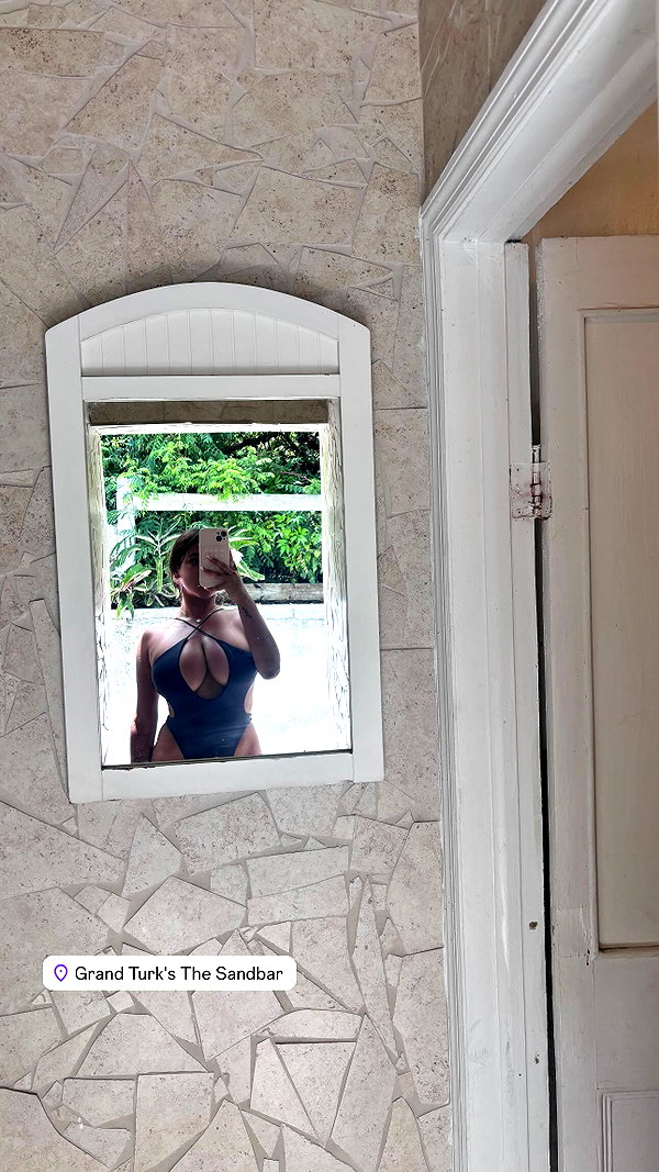 sariixo_ instagram image archive image