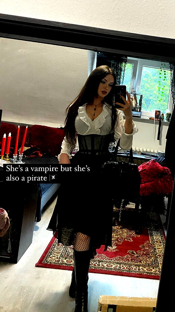scarlettzofi instagram image archive image