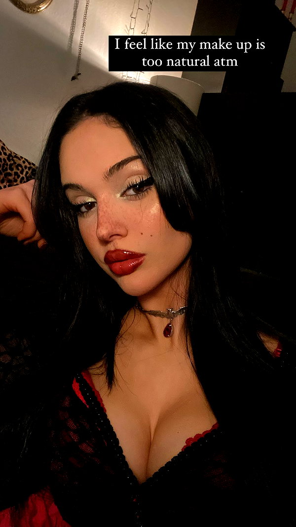 scarlettzofi instagram image archive image