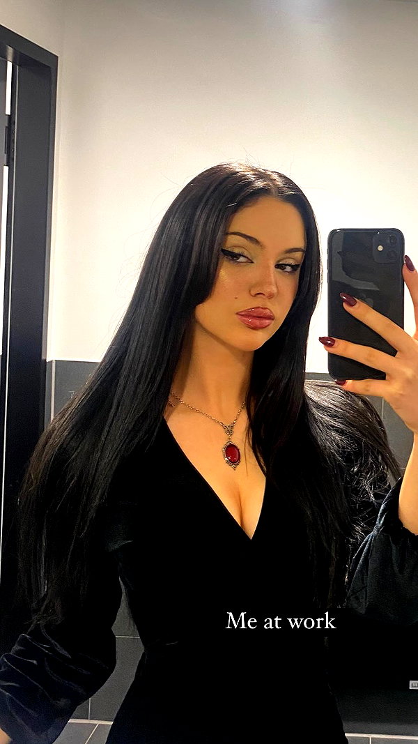 scarlettzofi instagram image archive image