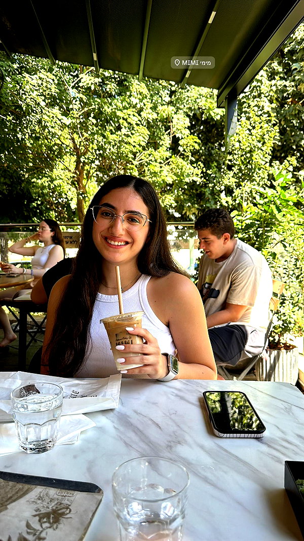 shani.zeltzer instagram image archive image