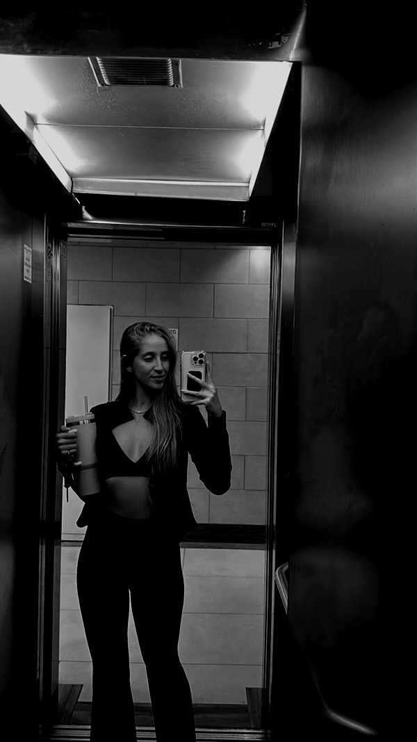 shani.zeltzer instagram image archive image