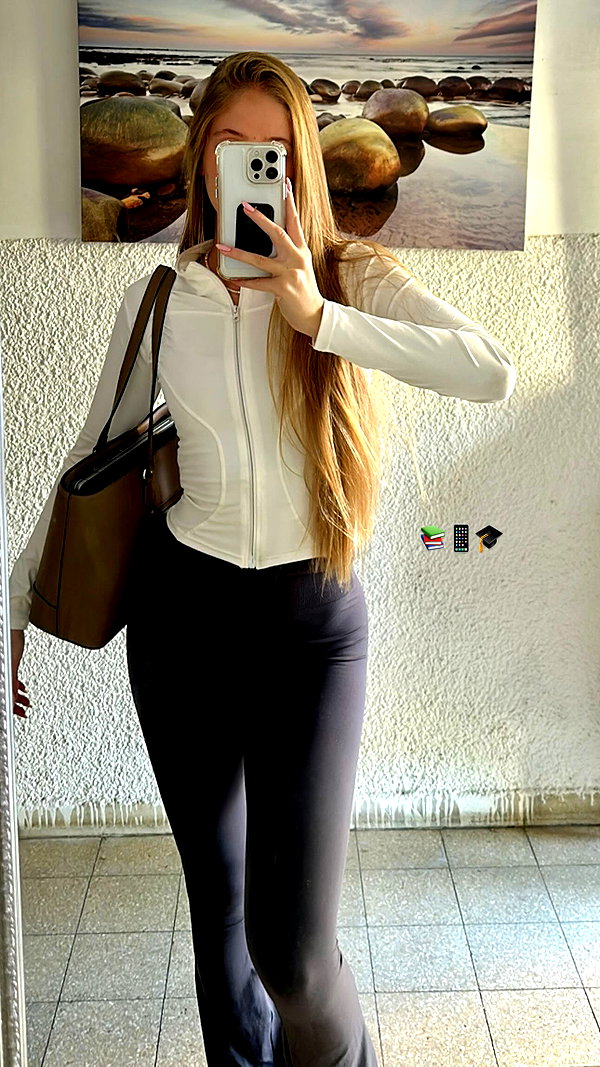 shani.zeltzer instagram image archive image