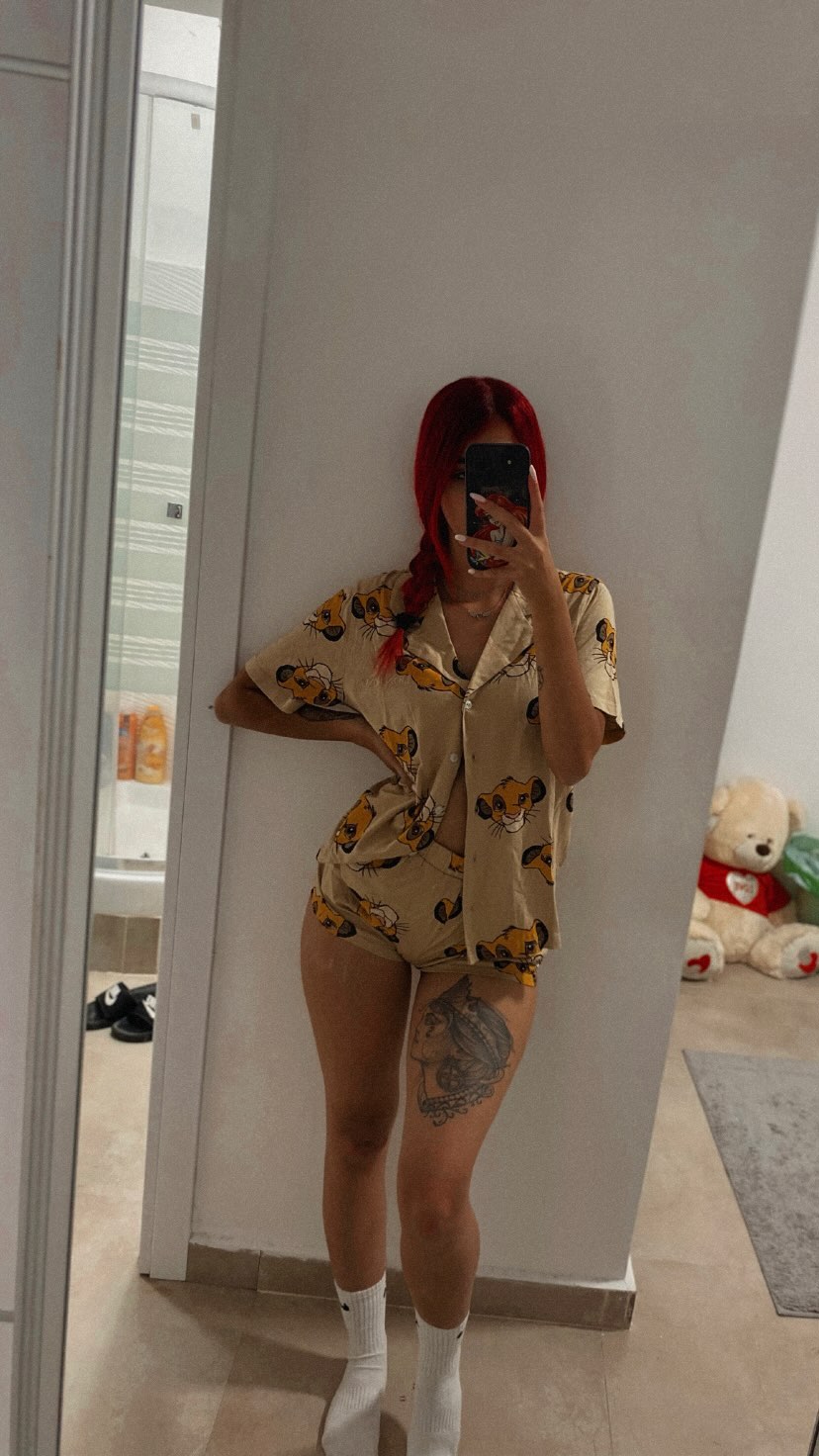 shanidahan7 instagram image archive image