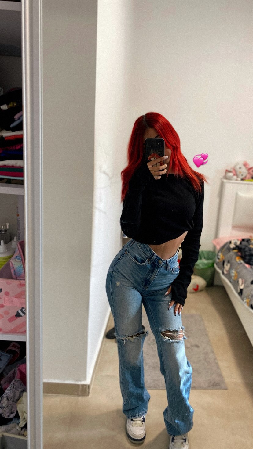 shanidahan7 instagram image archive image