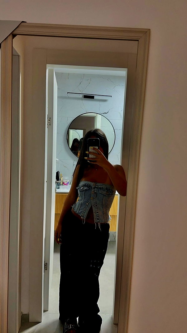 shilatlazmiii instagram image archive image