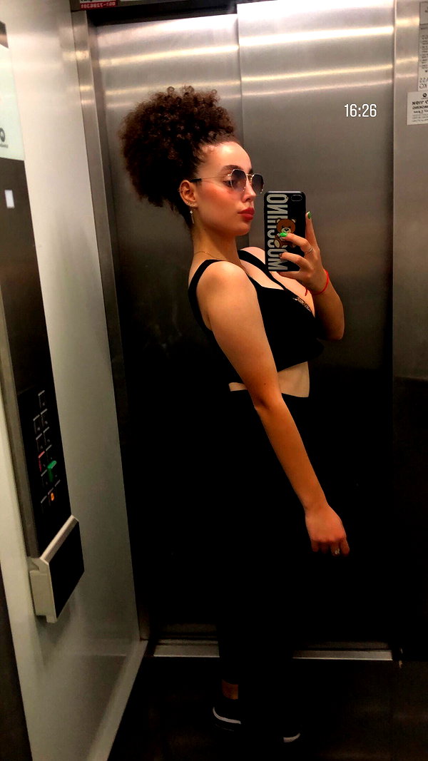 sonia.v._ instagram image archive image