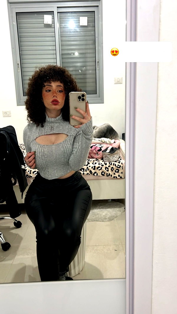 sonia.v._ instagram image archive image