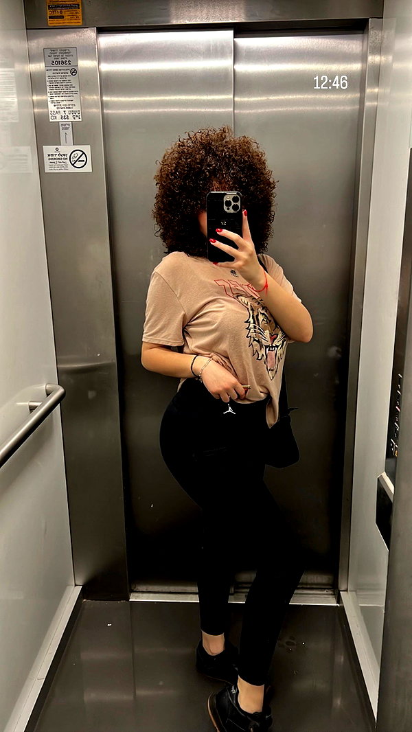 sonia.v._ instagram image archive image