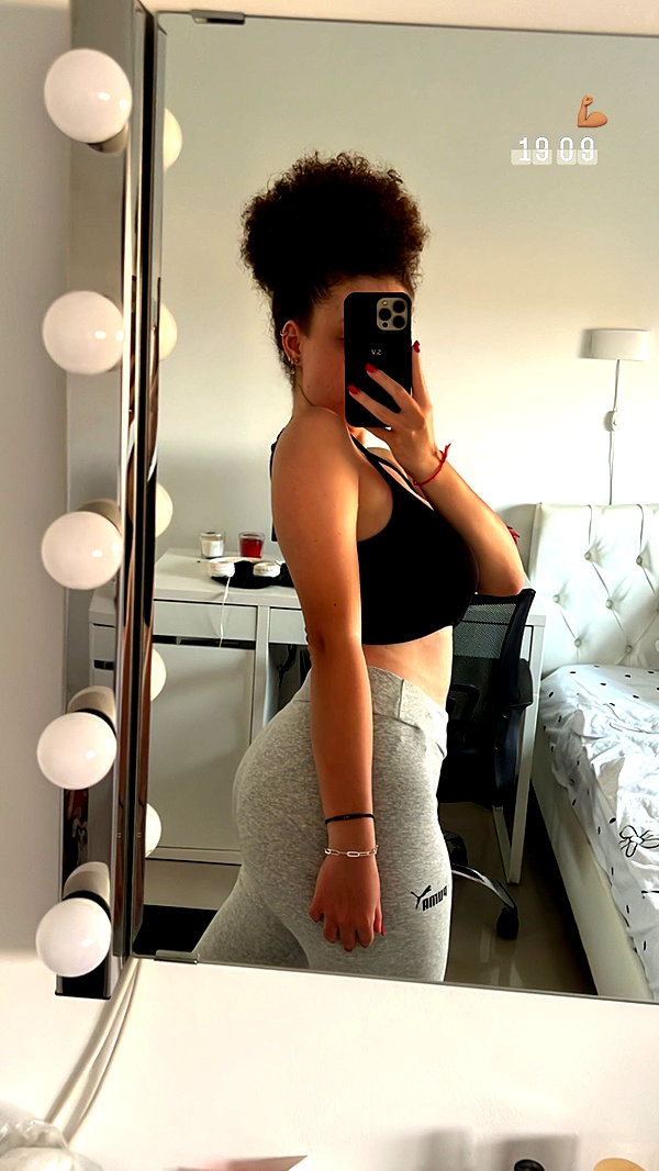 sonia.v._ instagram image archive image