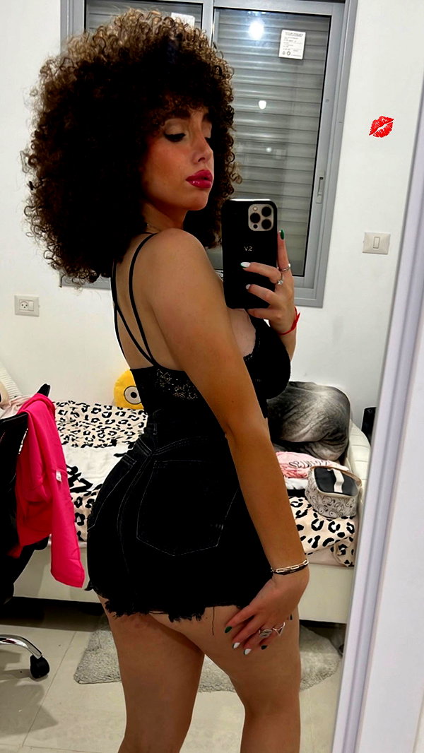 sonia.v._ instagram image archive image