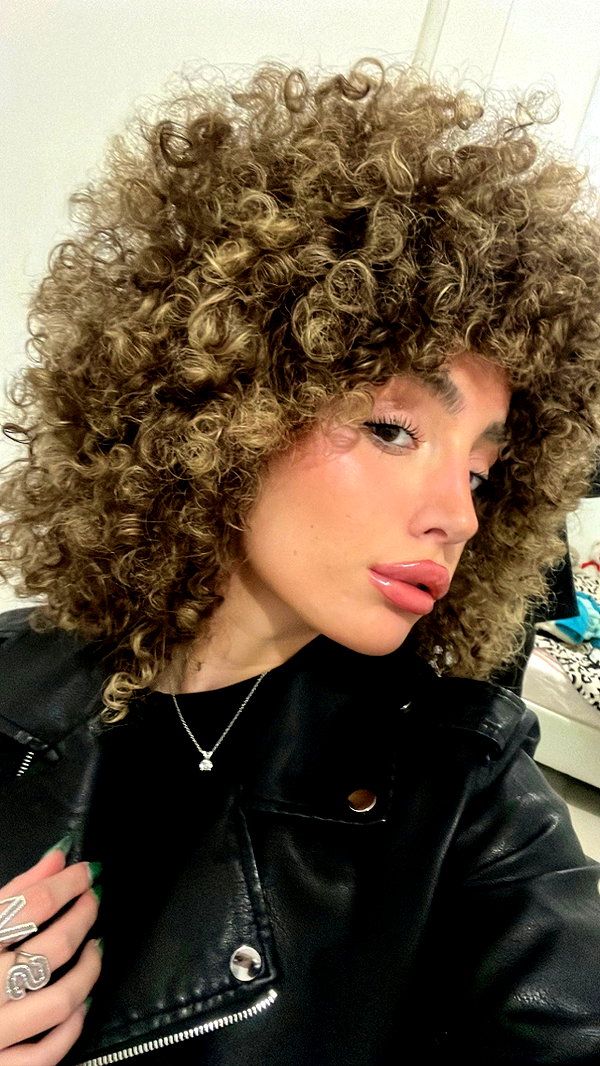 sonia.v._ instagram image archive image
