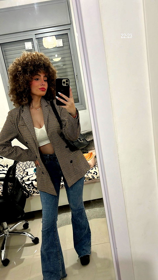 sonia.v._ instagram image archive image