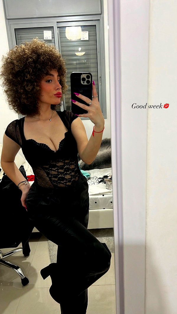 sonia.v._ instagram image archive image