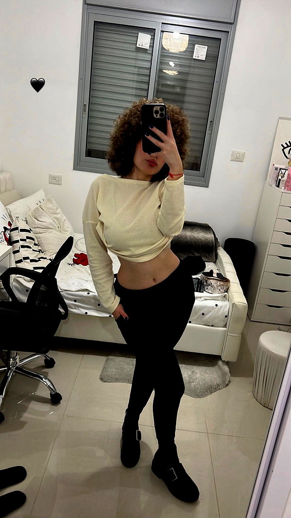 sonia.v._ instagram image archive image