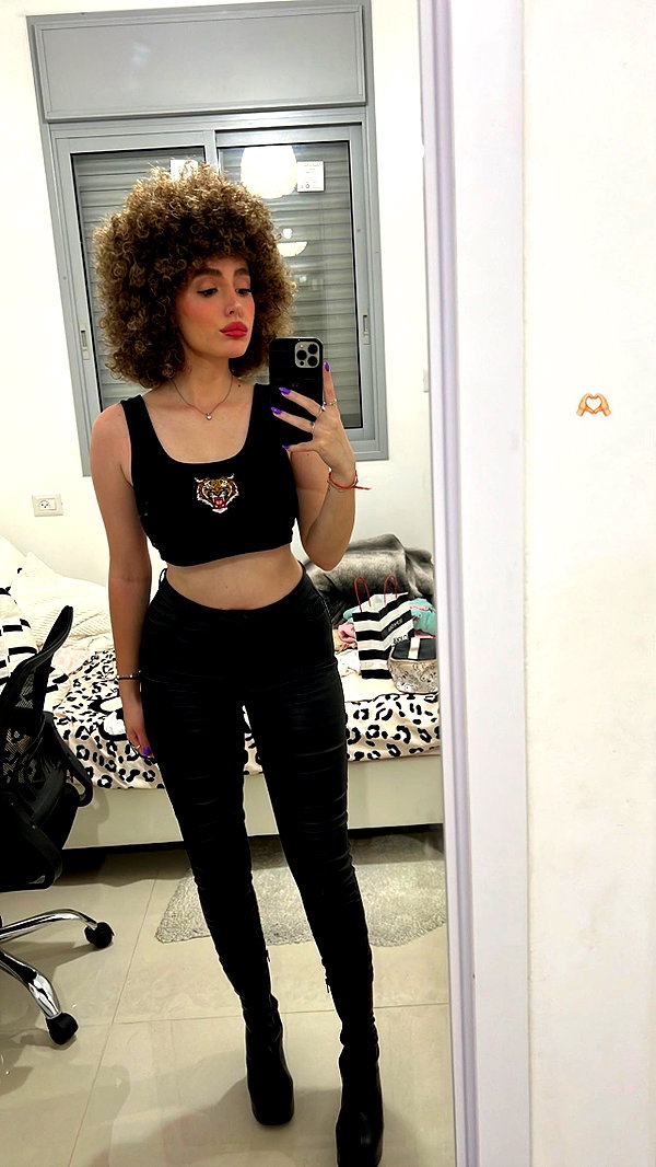 sonia.v._ instagram image archive image