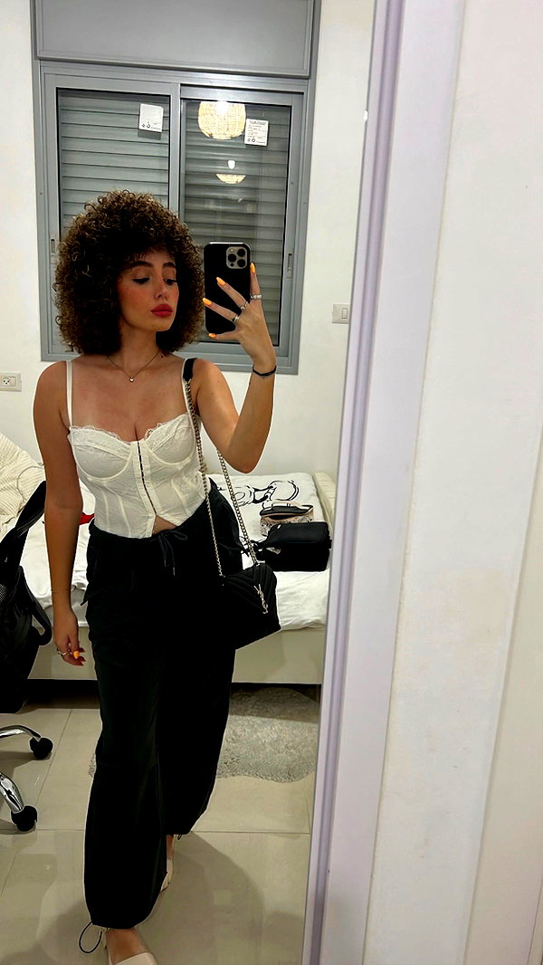 sonia.v._ instagram image archive image