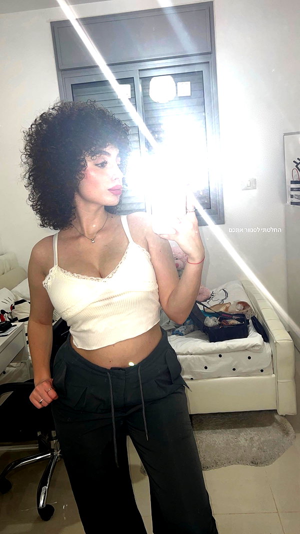 sonia.v._ instagram image archive image