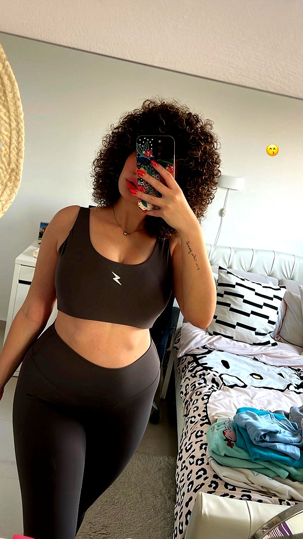 sonia.v._ instagram image archive image