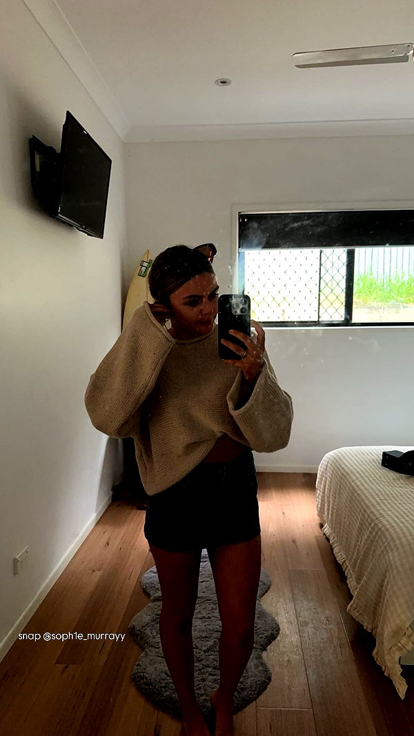 sophie.murray__ instagram image archive image