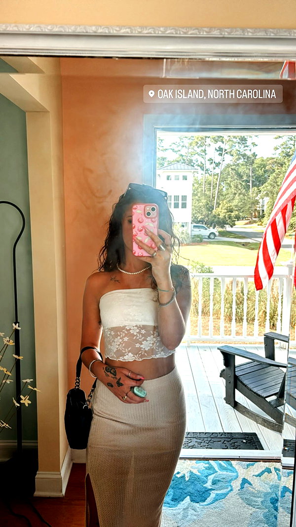 tayyy.arrowood instagram image archive image