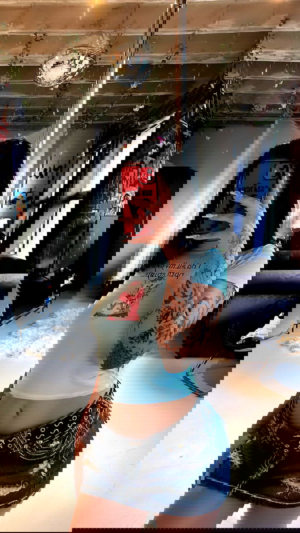 vanessa.julienne image ~ Altpins