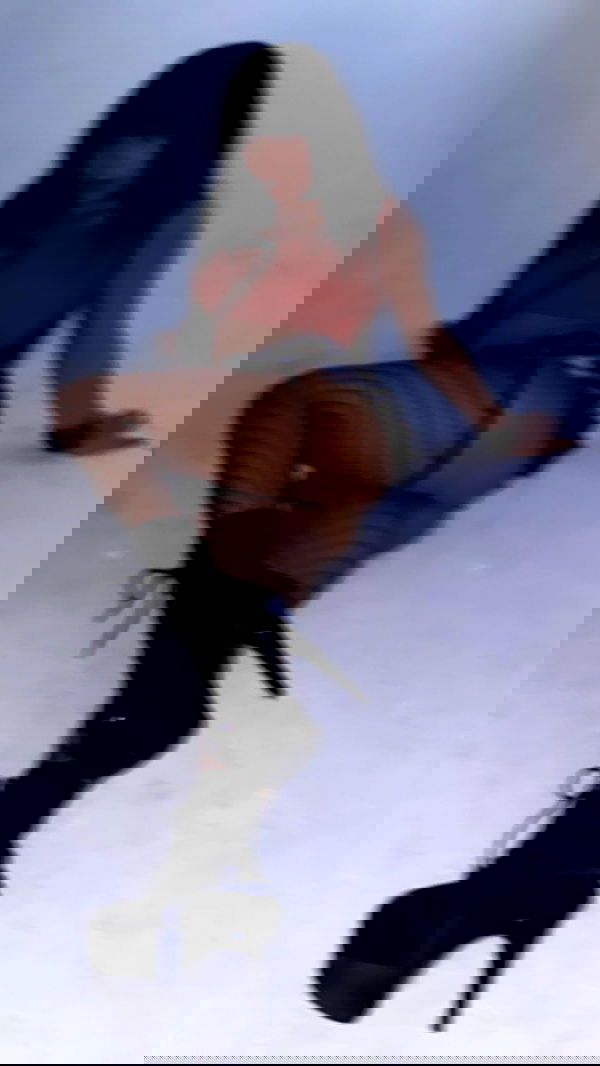 vanessa.julienne image ~ Altpins