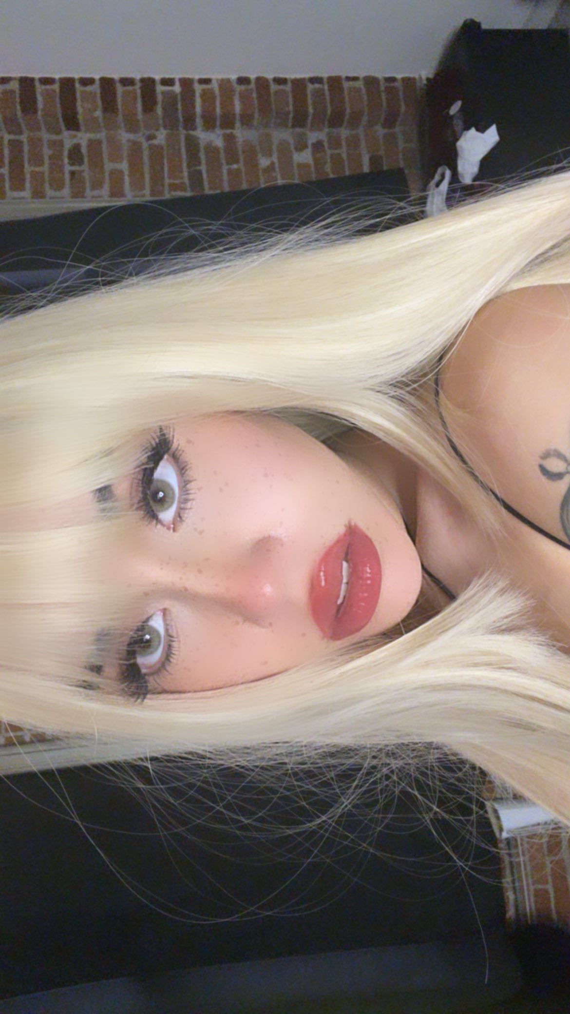 vanessa.julienne instagram image archive image