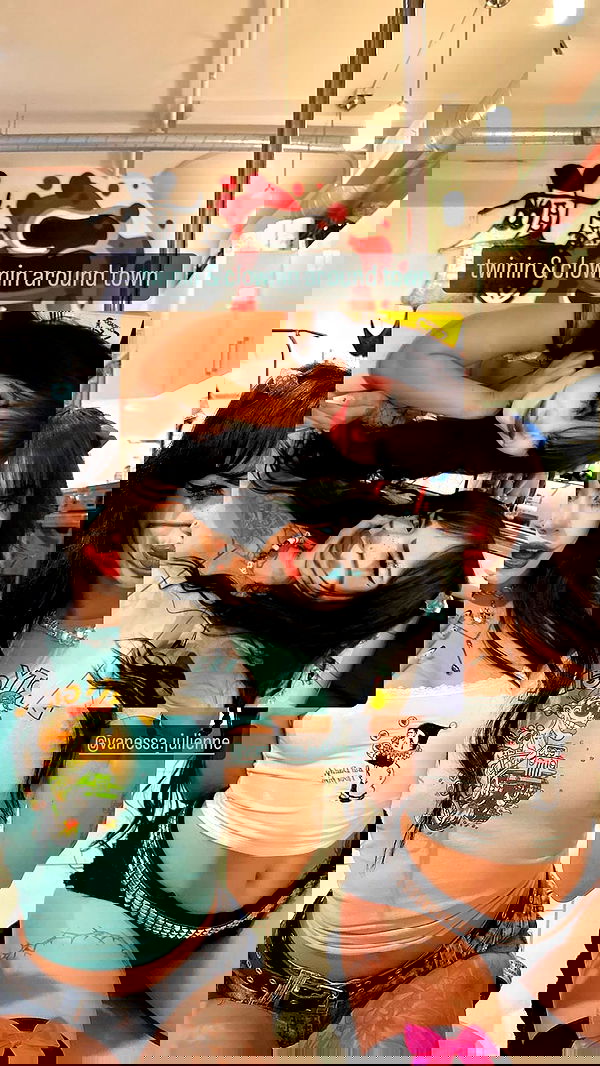 vanessa.julienne image ~ Altpins