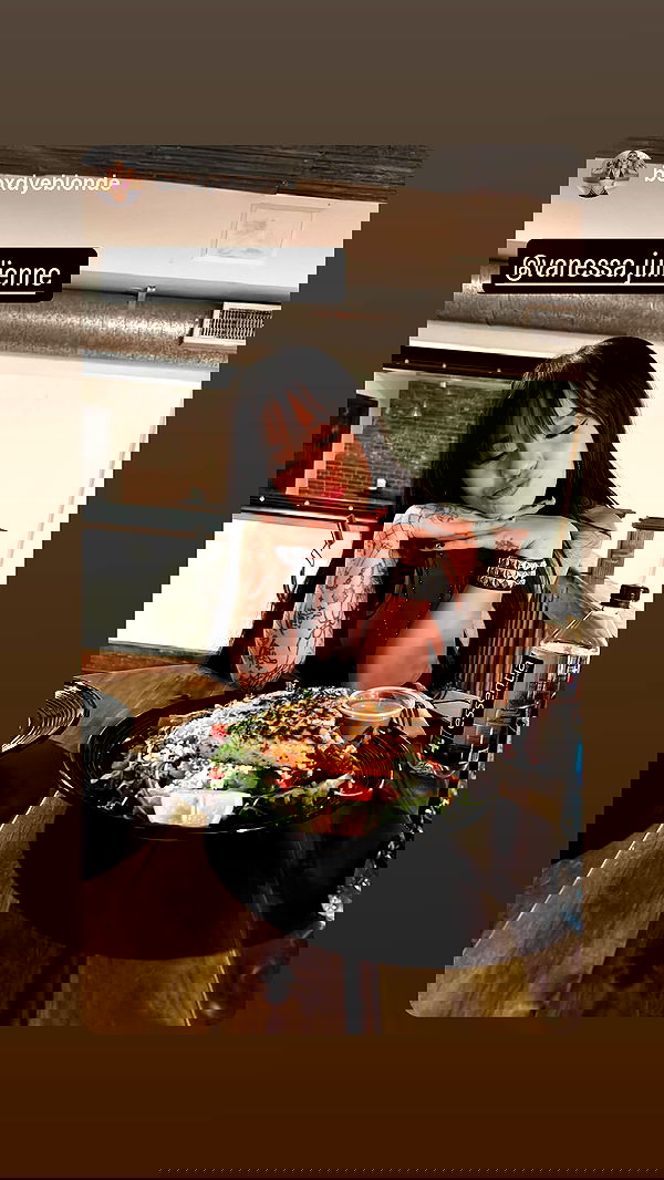 vanessa.julienne image ~ Altpins