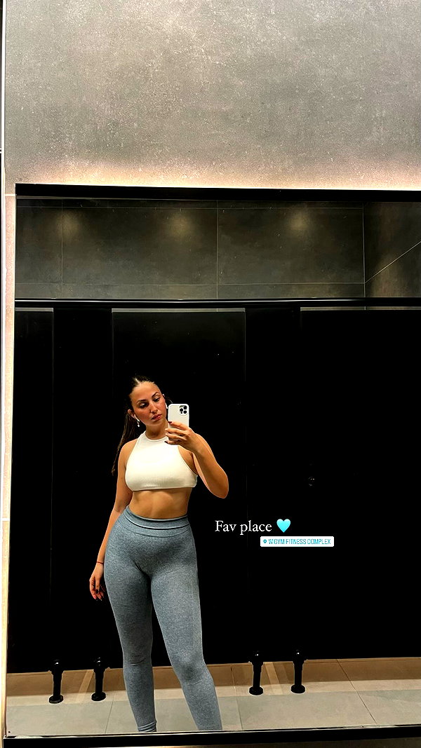 viki_dominev instagram image archive image