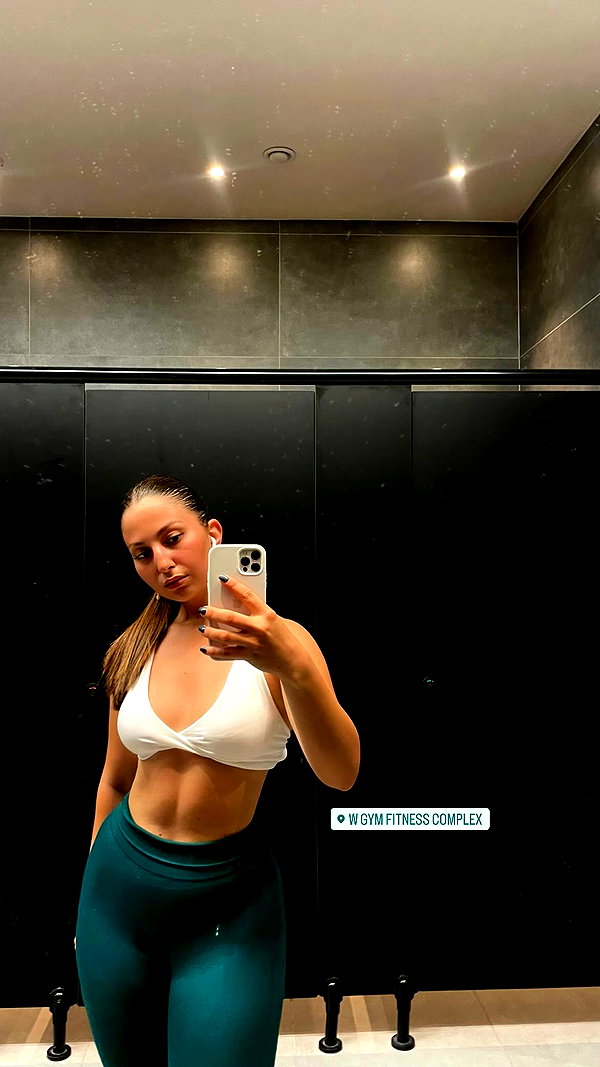 viki_dominev instagram image archive image