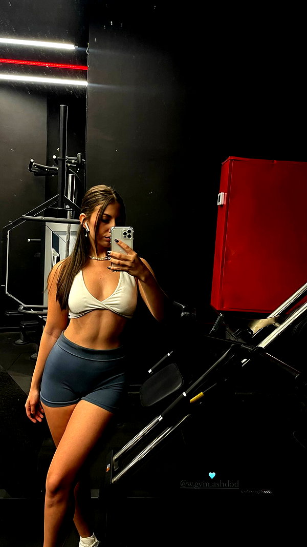 viki_dominev instagram image archive image