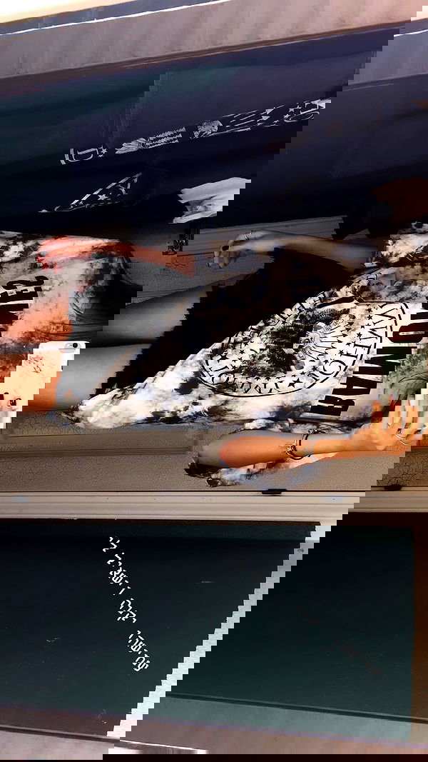 yaelxyazdi yaelxyazdi archive image