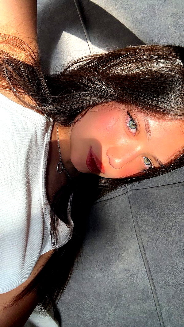 yahli_zini instagram image archive image