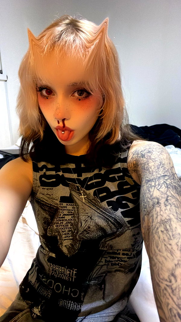 zoe.glover instagram image archive image
