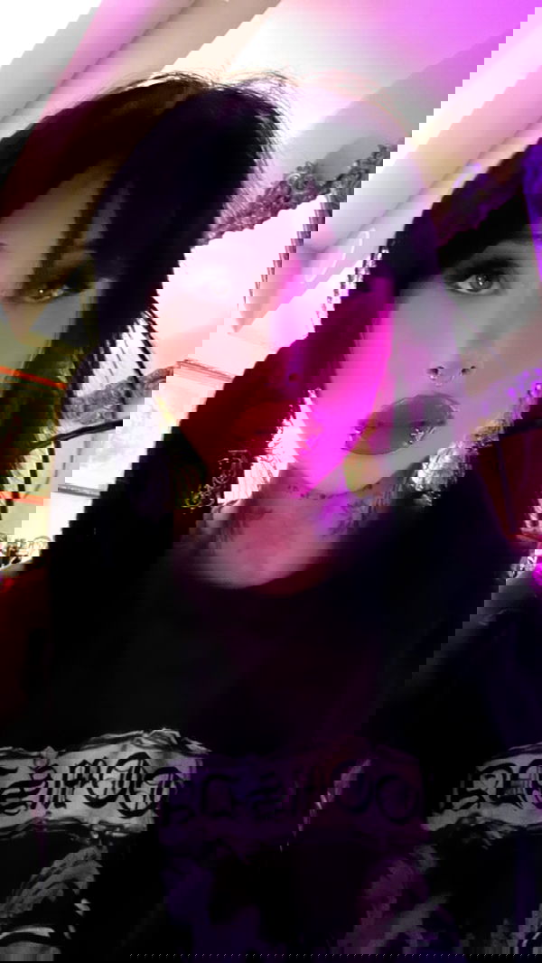 zommmbri image ~ Altpins