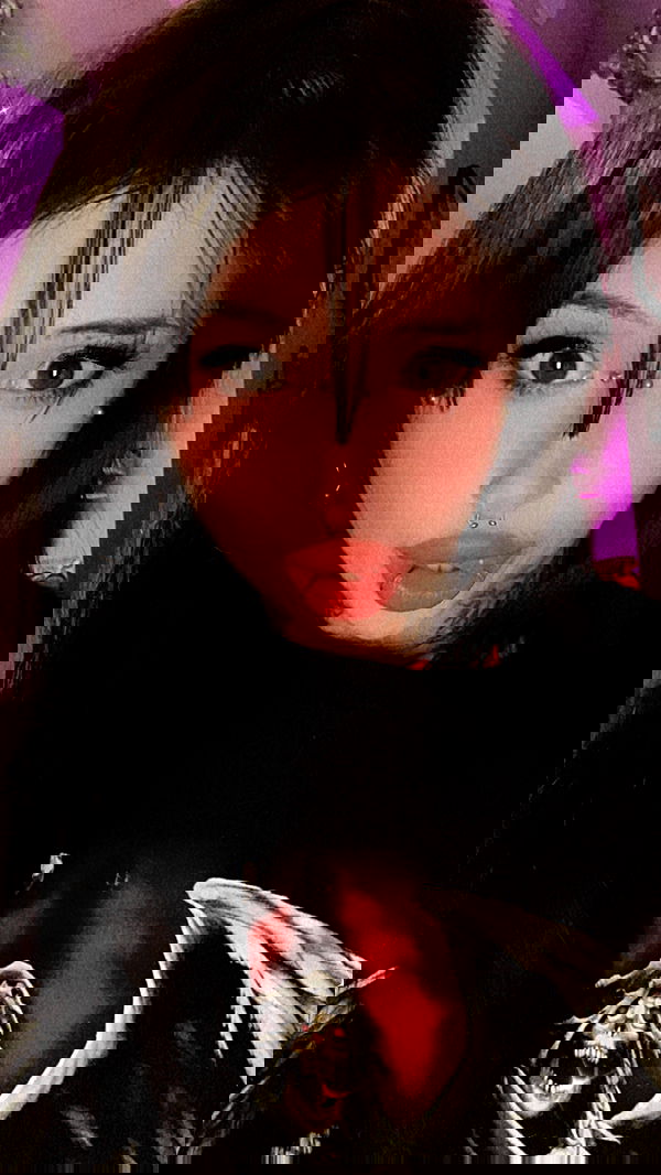 zommmbri image ~ Altpins