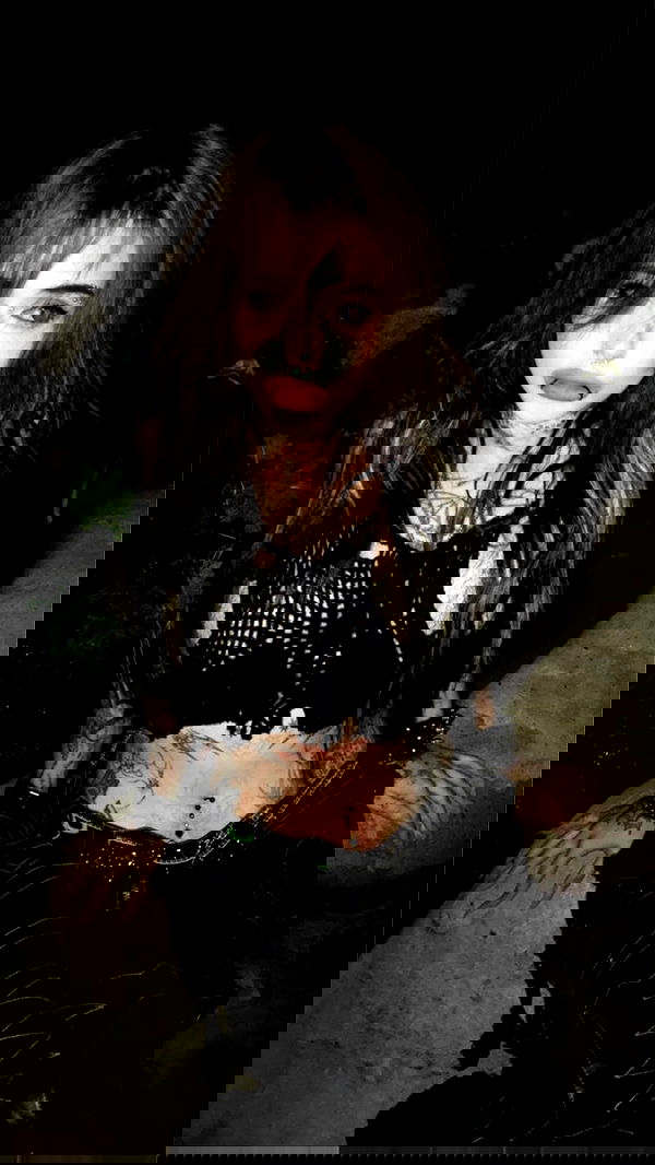 zommmbri image ~ Altpins