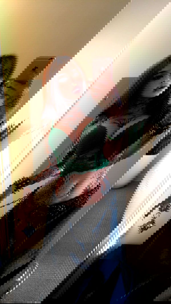 zommmbri image ~ Altpins