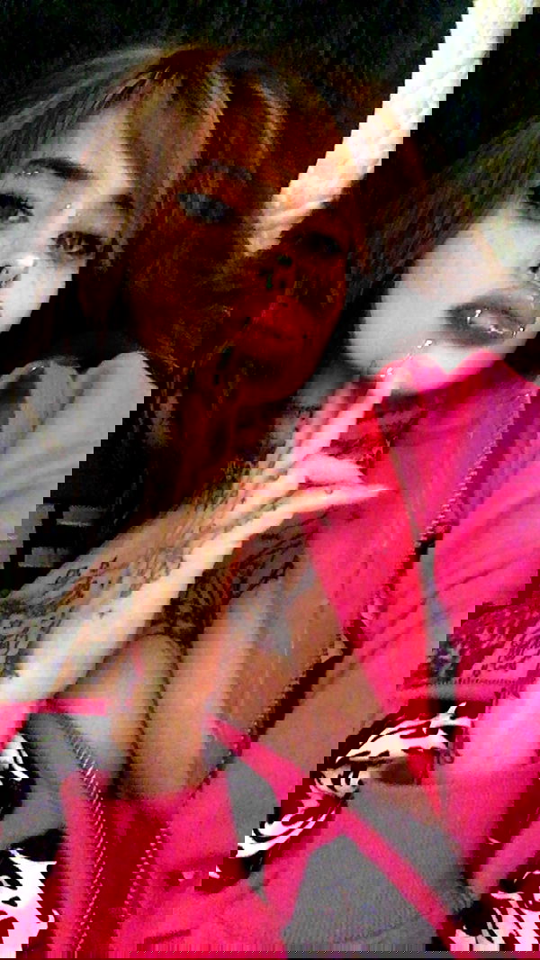 zommmbri image ~ Altpins