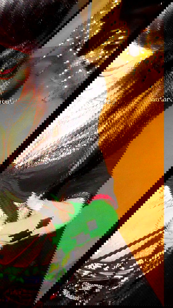 zommmbri image ~ Altpins