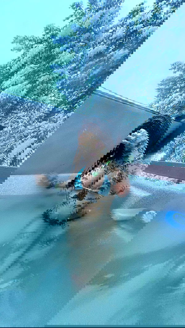 zommmbri image ~ Altpins