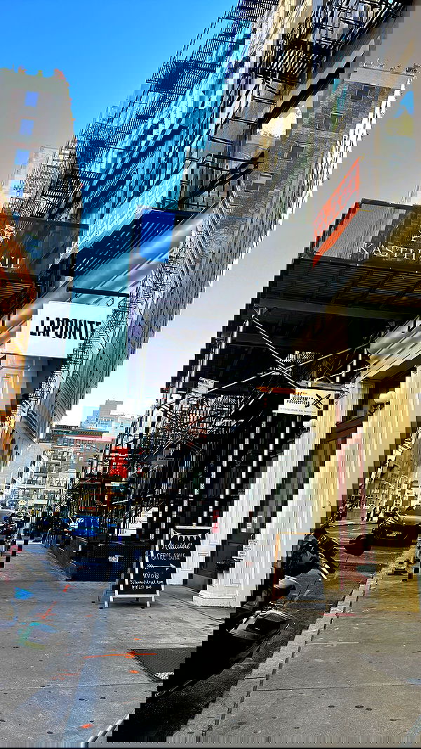 zommmbri image ~ Altpins